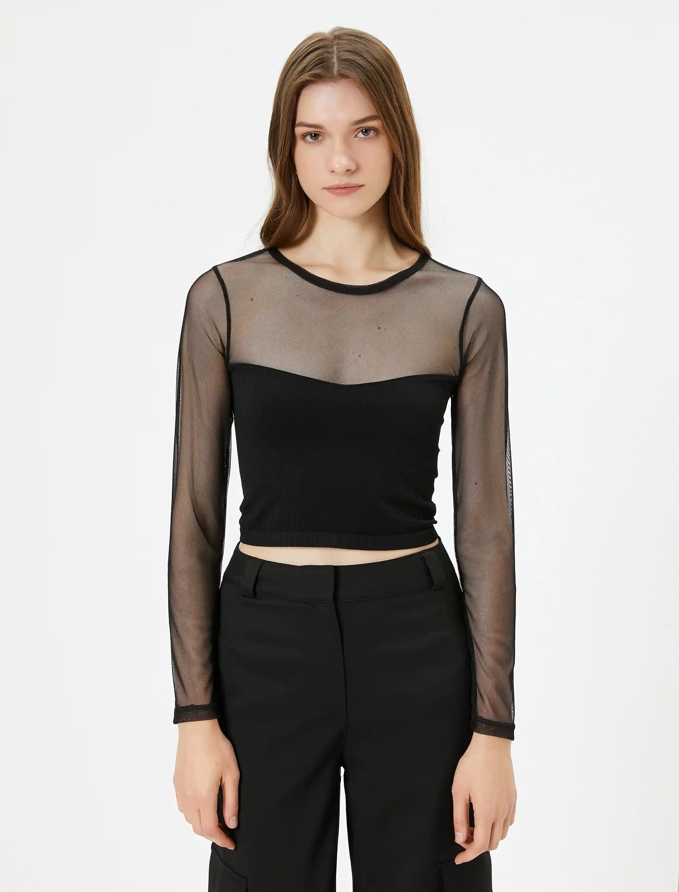 Uzun Tişörtler Moda Dünyasında Rahatlık ve Şıklığın Yeni Sembolü