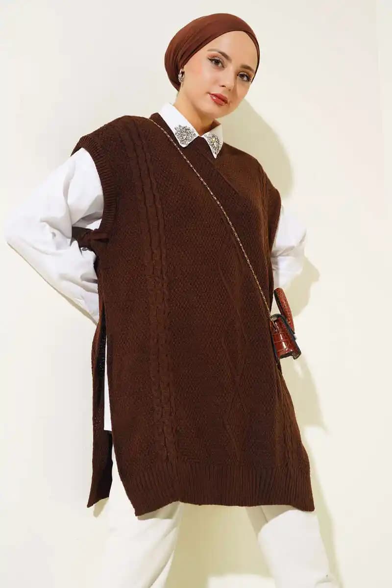 Uzun Triko Süveterler: Moda ve Konforun Buluştuğu Güncel Trendler ve Kombinasyonlar