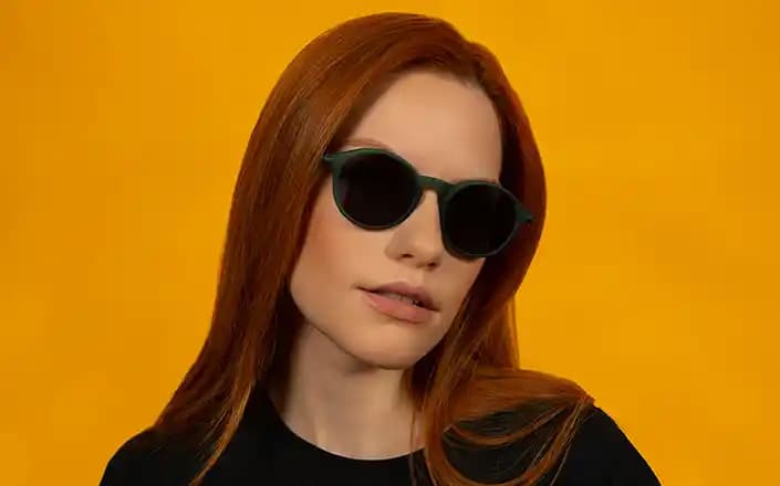 Uzun Yüze Uygun Güneş Gözlüğü Seçimi ve Moda Trendleri Hakkında Kapsamlı Rehber