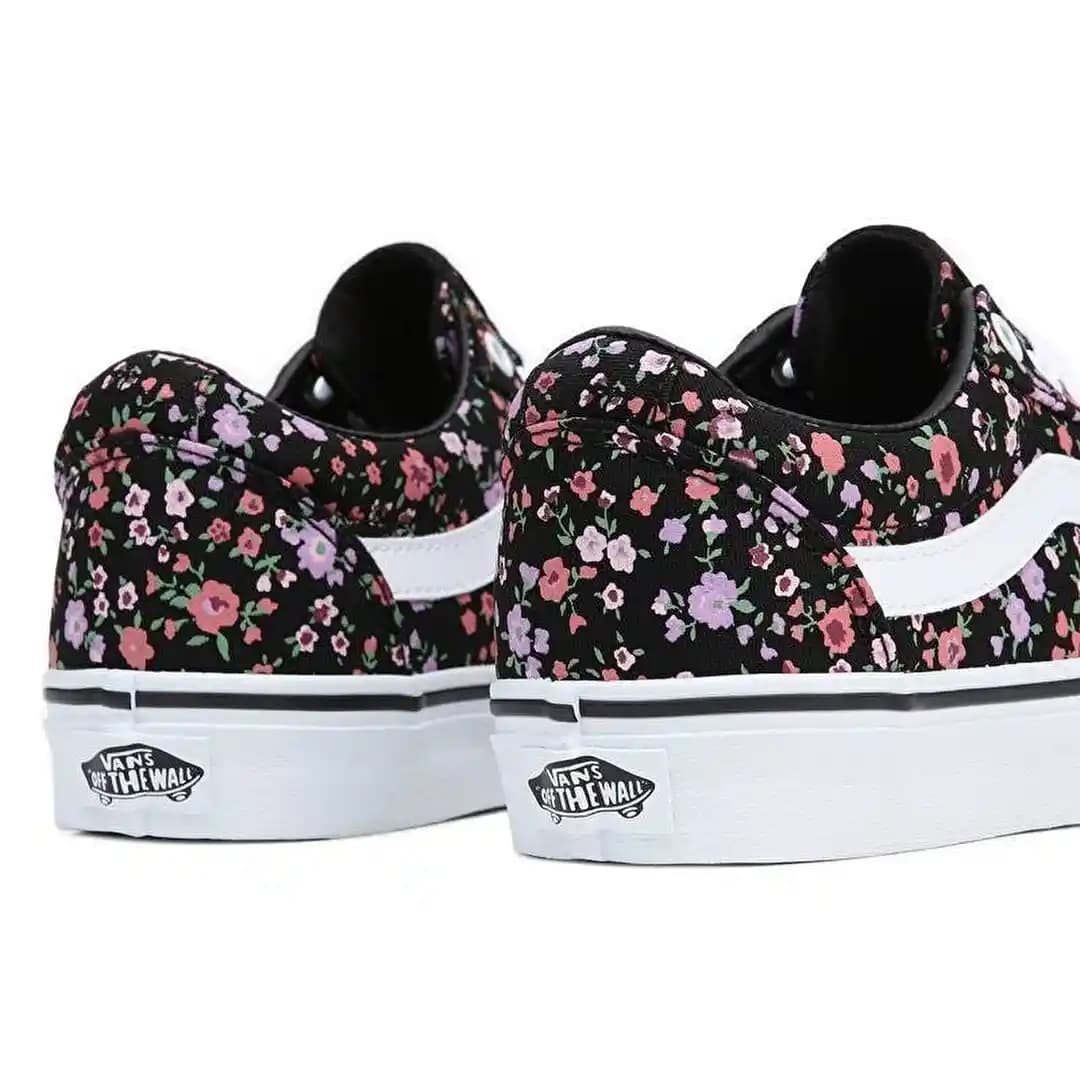 Vans Çiçekli Ayakkabılar: Moda Dünyasında Renkli ve Şık Bir Tarz Yaratma Rehberi