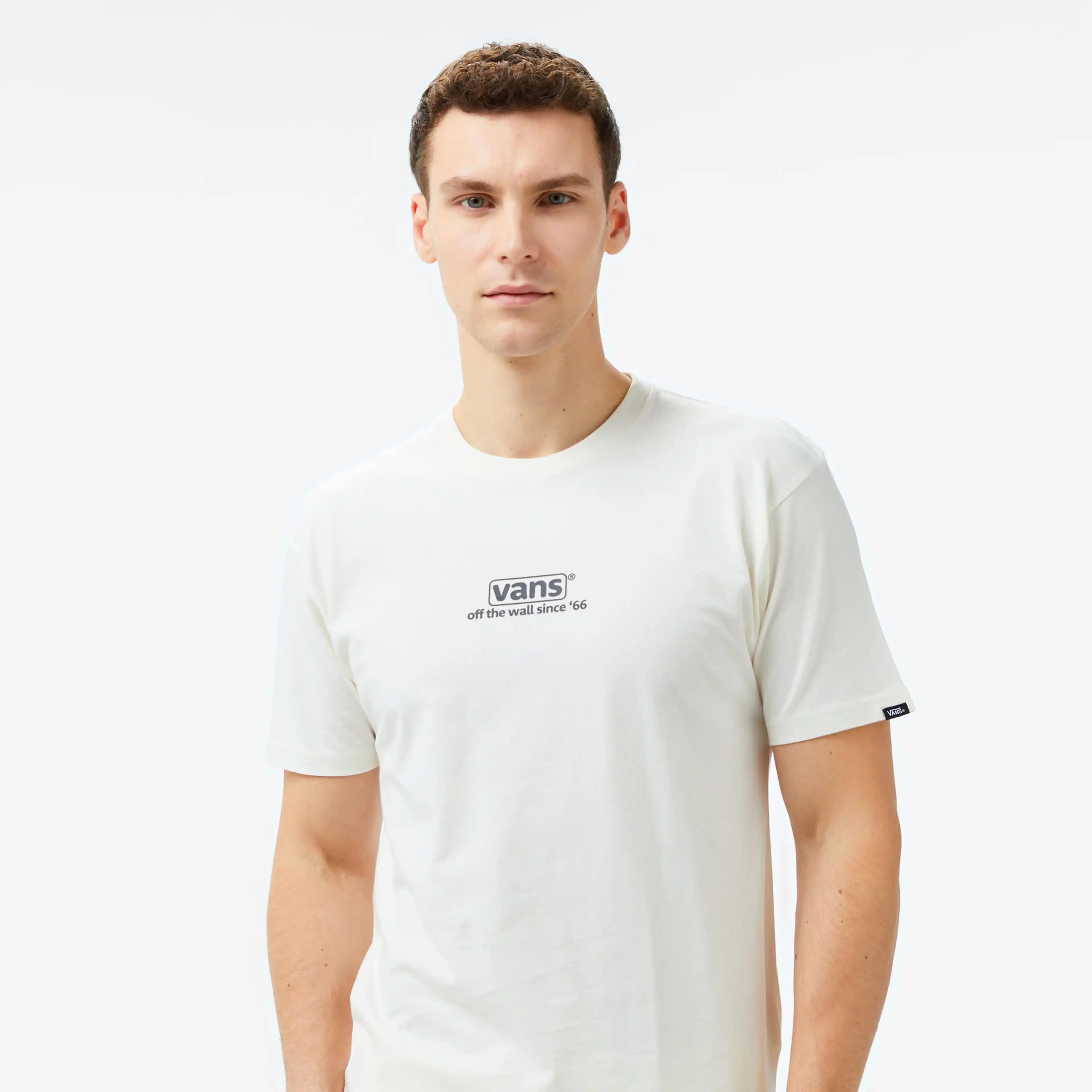 Vans Erkek Tişörtleri: Günlük Şıklık ve Rahatlık Sunan Moda Trendleri