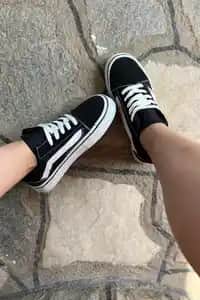 Vans Kalın Tabanlı Ayakkabılar: Günümüz Moda Trendlerinde Rahat ve Şık Seçenekler