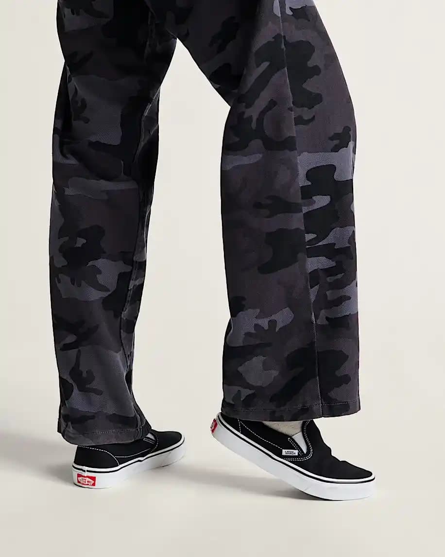 Vans Klasik Ayakkabılar: Moda Dünyasında Zamansız Bir İkon ve Stil Yaratıcı Seçenekler