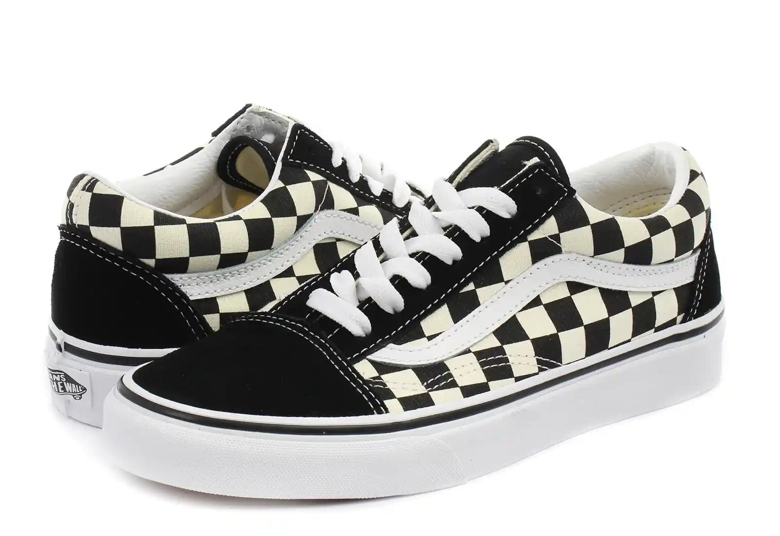 Vans Old Skool: Moda Dünyasında Zamanın Ötesinde Bir İkon ve Stil Rehberi