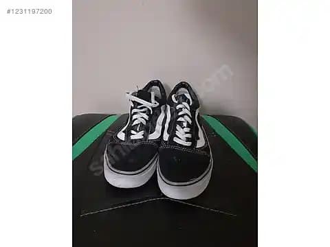 Vans Orijinal Ayakkabılar: Moda Dünyasında Kendine Has Bir İmza Atın ve Stilinizi Yansıtın