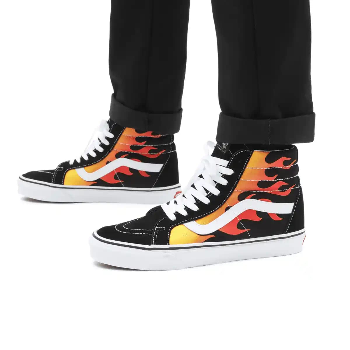 Vans Sk8-Hi Flame: Sokak Modasının İkonik ve Cesur Tasarımı Hakkında Detaylar
