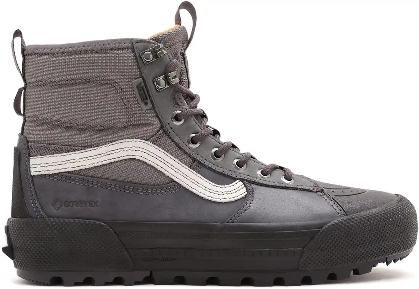 Vans UA Sk8-Hi Gore-Tex: Moda ve Fonksiyonelliği Bir Arada Sunan Güncel Ayakkabı Seçeneği