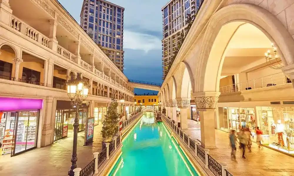 Venezia Mega Outlet: Türkiye'nin En Geniş Moda Outlet Alışveriş Merkezi