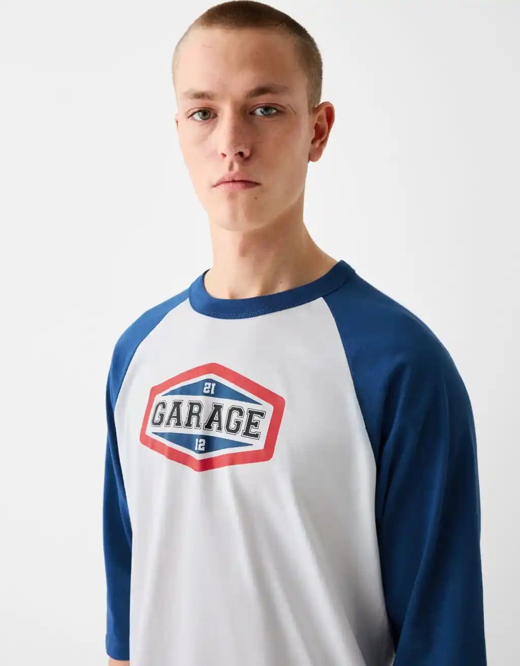 Vintage Erkek T-Shirt Modası: Zamansız Şıklık ve Özgünlük Sunan Parçalar