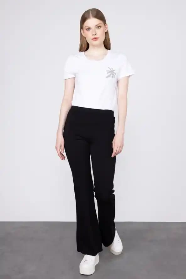 Viskon Eşofman Altları: Rahatlık ve Şıklığı Bir Arada Sunan Moda Parçası