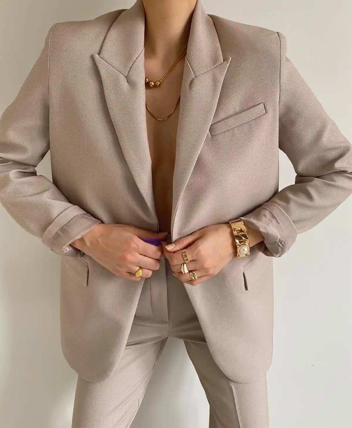 Vizon Blazer Ceketlerin Moda Dünyasındaki Yeri ve Stil İpuçları