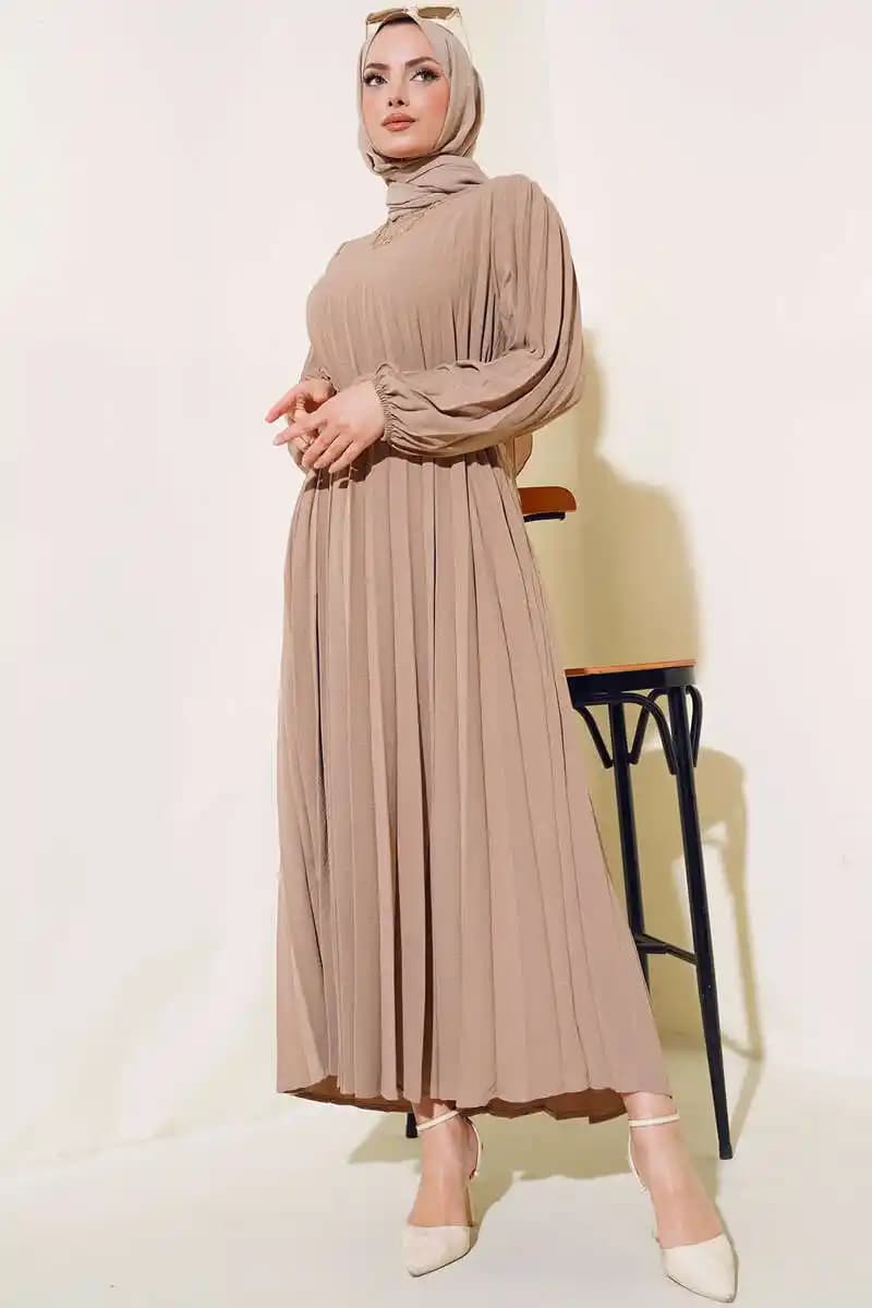 Vizon Elbise Modasında Güncel Trendler ve Stil Önerileri 2023