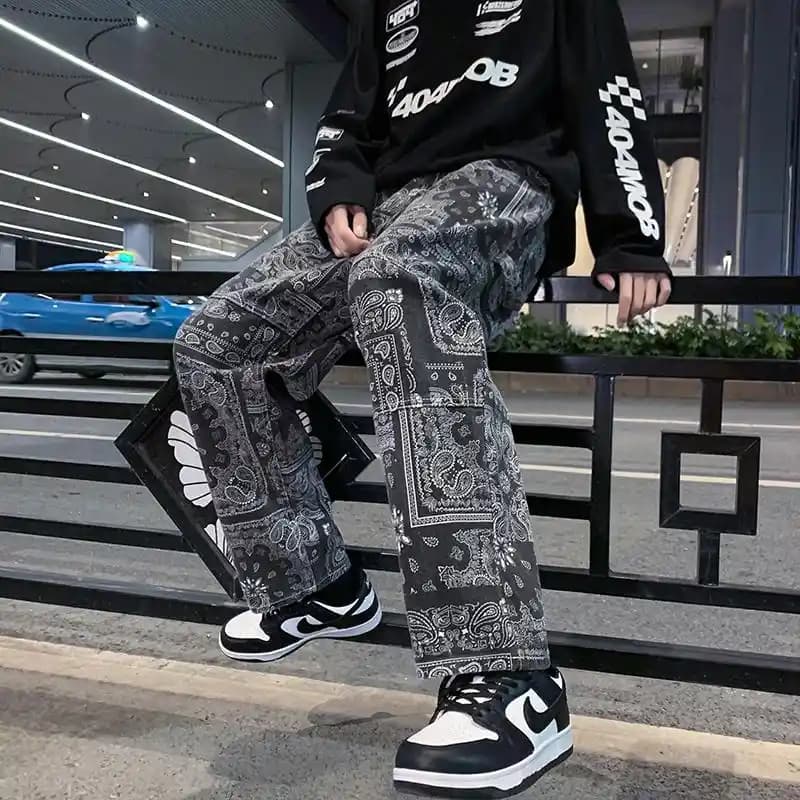 Y2K Erkek Modası: Geçmişten Günümüze Etkileyici Bir Moda Yolculuğu