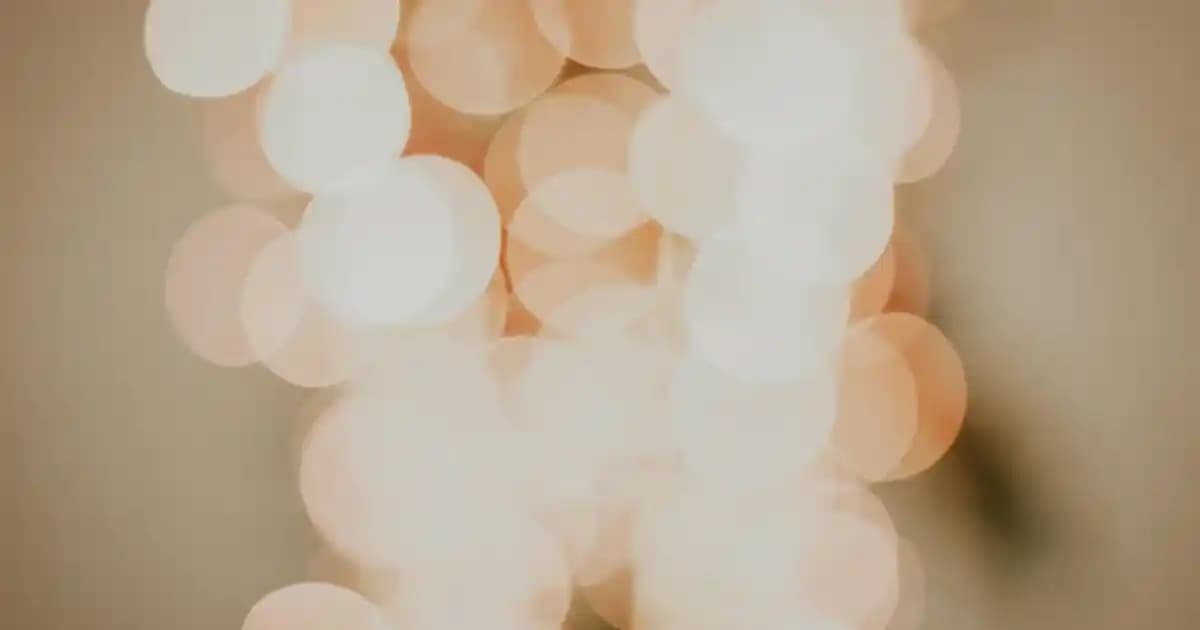 Yarım İtalyan Yaka Gömlek: Modern Şıklık ve Rahatlık Sunan Trend Tasarım