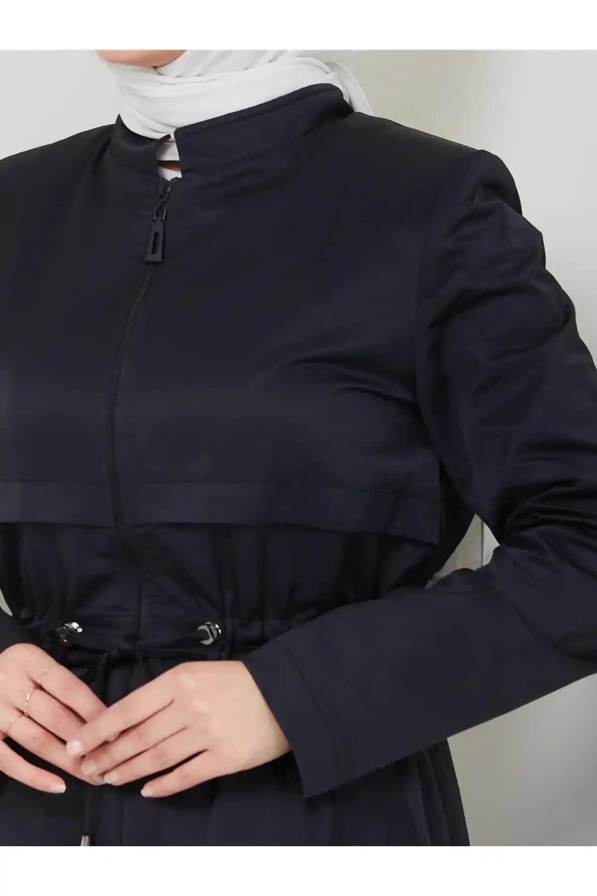 Yarım Pardesü Nedir ve Moda Dünyasında Neden Bu Kadar Popüler Hale Geldi