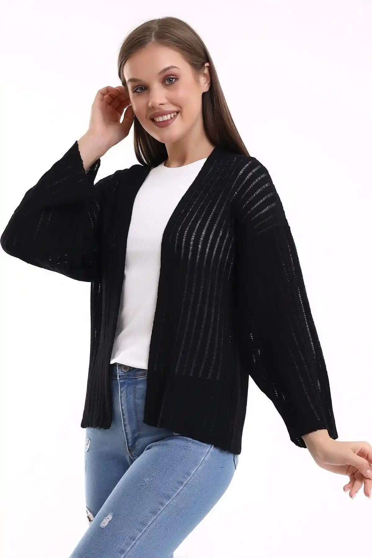 Yaz Aylarında Şık ve Rahat Kullanım İçin Yazlık Triko Hırkalar