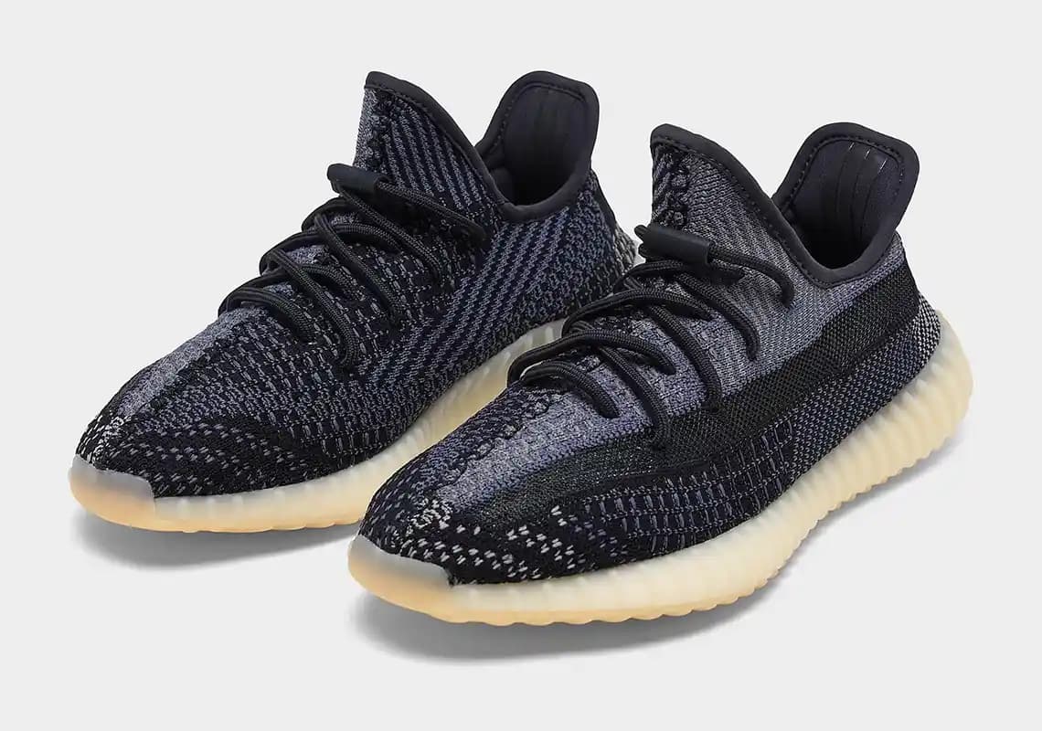 Yeezy 350 V2 Carbon: Moda Dünyasında Yenilikçi ve Şık Bir Sneaker Modeli