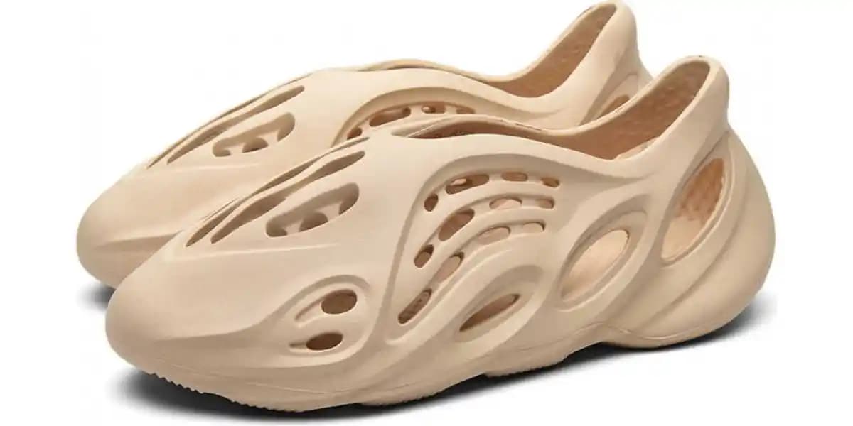 Yeezy Sandal Modelleri ve Moda Dünyasında Konforun Yeni Simgesi