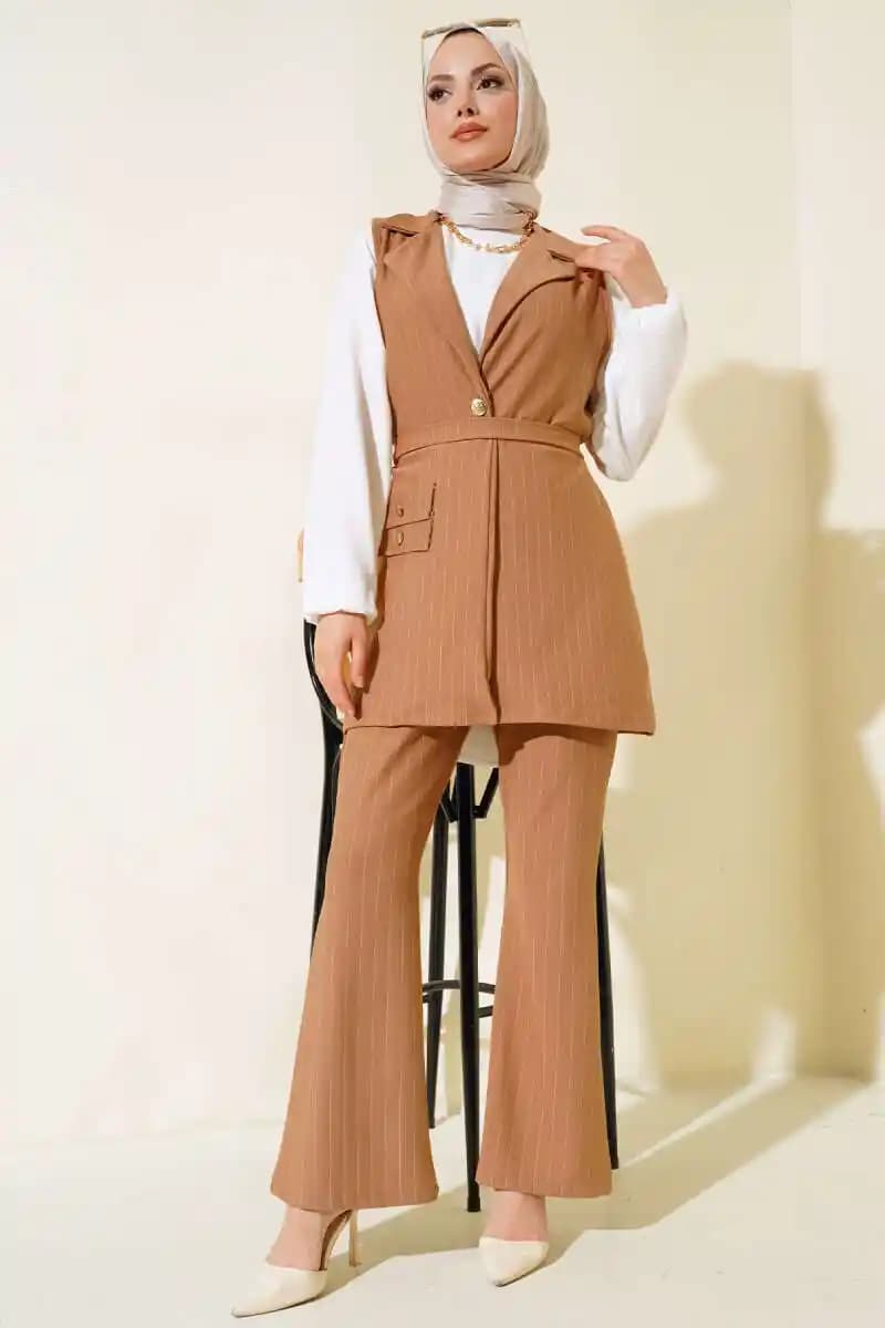 Yelekli İkili Takımlar: Moda Trendleri ve Güncel Kombinasyon Önerileri