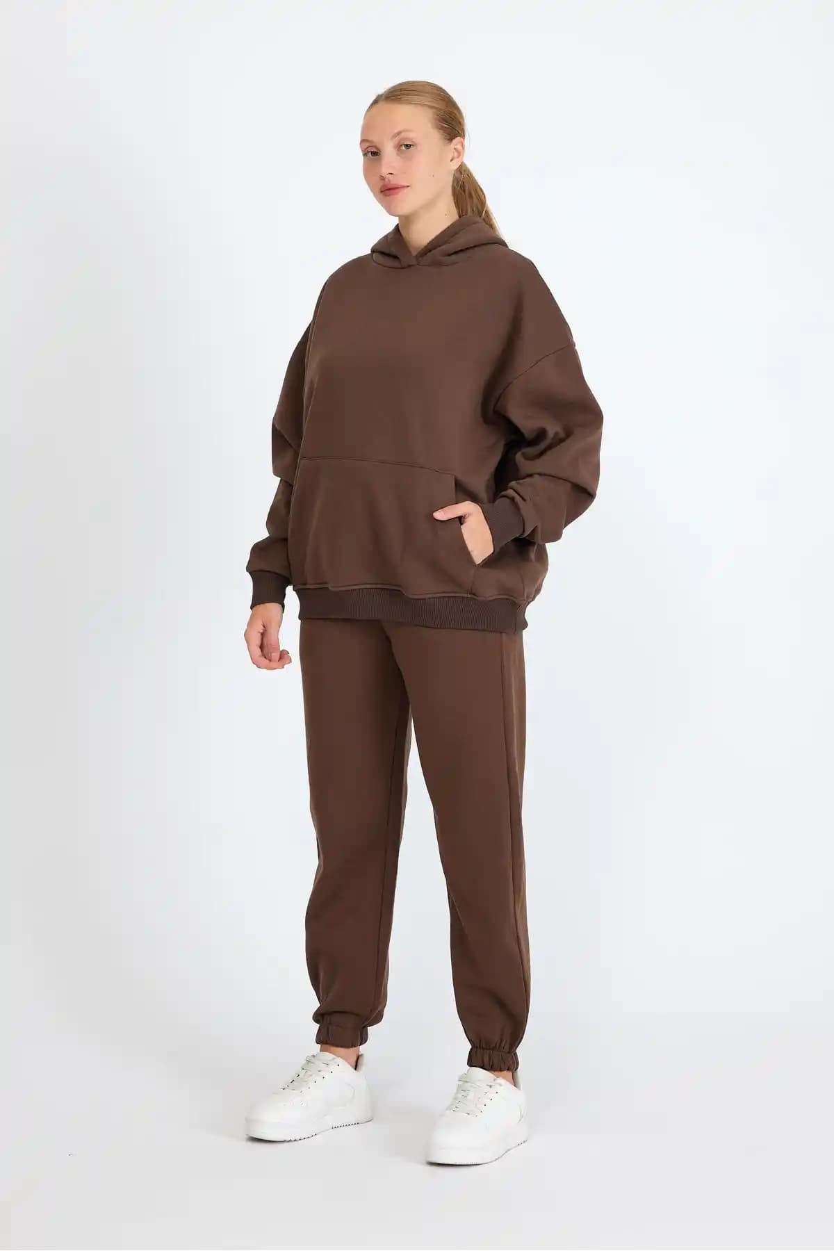 Yeni Çıkan Eşofman Trendleri ve Moda Dünyasındaki Yeri Hakkında Güncel Bilgiler