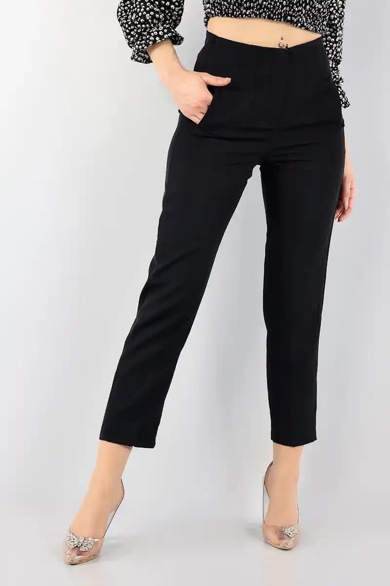 Yeni Sezon Pantolon Trendleri ve Kombinasyon Önerileri Modada Şıklık ve Rahatlık Dengesi