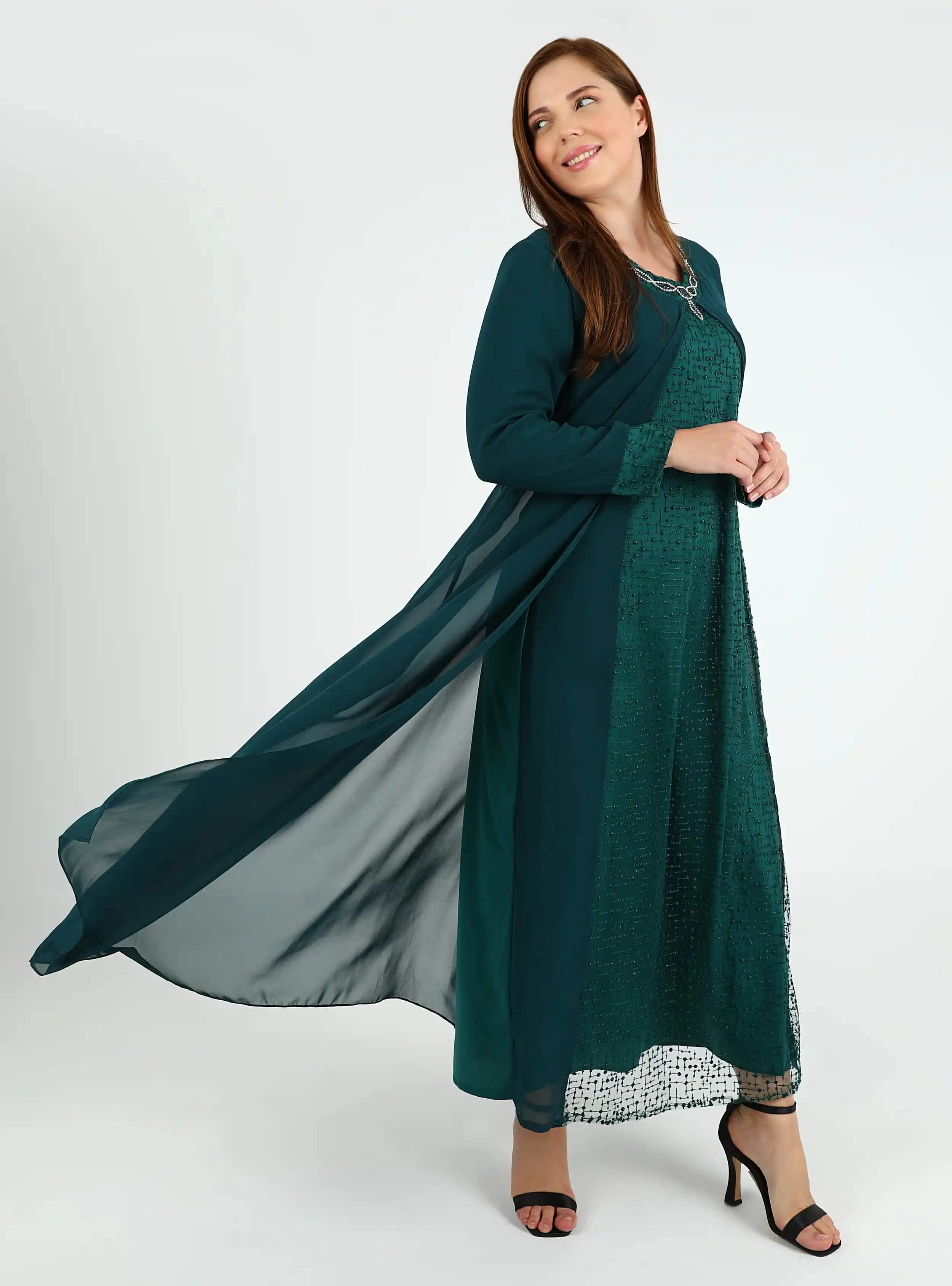 Yeşil Büyük Beden Elbise: Moda Trendleri ve Stil İpuçlarıyla Kendinizi İfade Edin