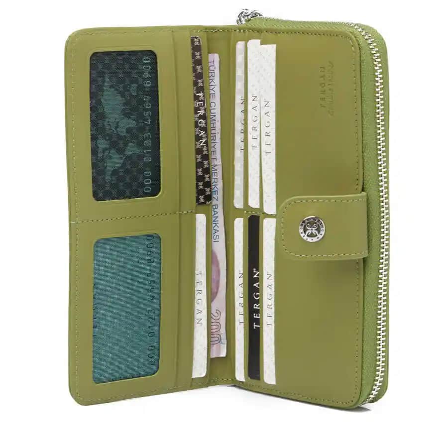 Yeşil Çuzdan Modasında Güncel Trendler ve Stil İpuçları