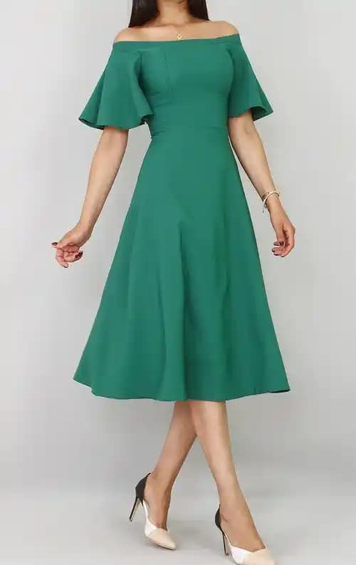 Yeşil Elbise Kombinasyonları ve Moda Trendleri 2024 Hakkında Kapsamlı Rehber