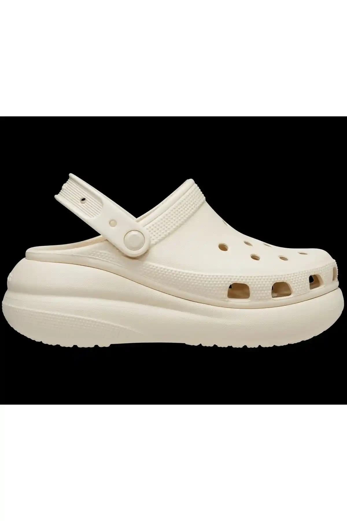 Yüksek Taban Crocs Terlikler: Moda ve Konforun En Güzel Buluşması