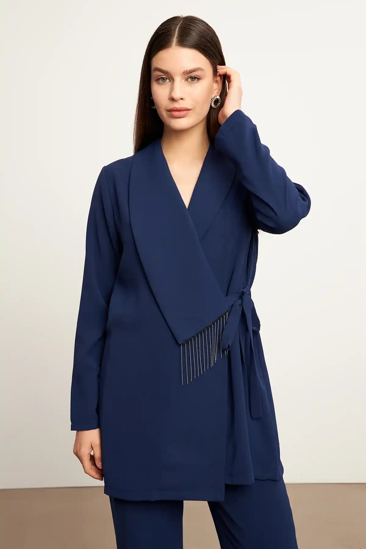 Zincirli Ceket Takımlarının Moda Dünyasındaki Yeri ve Gelecekteki Trendleri