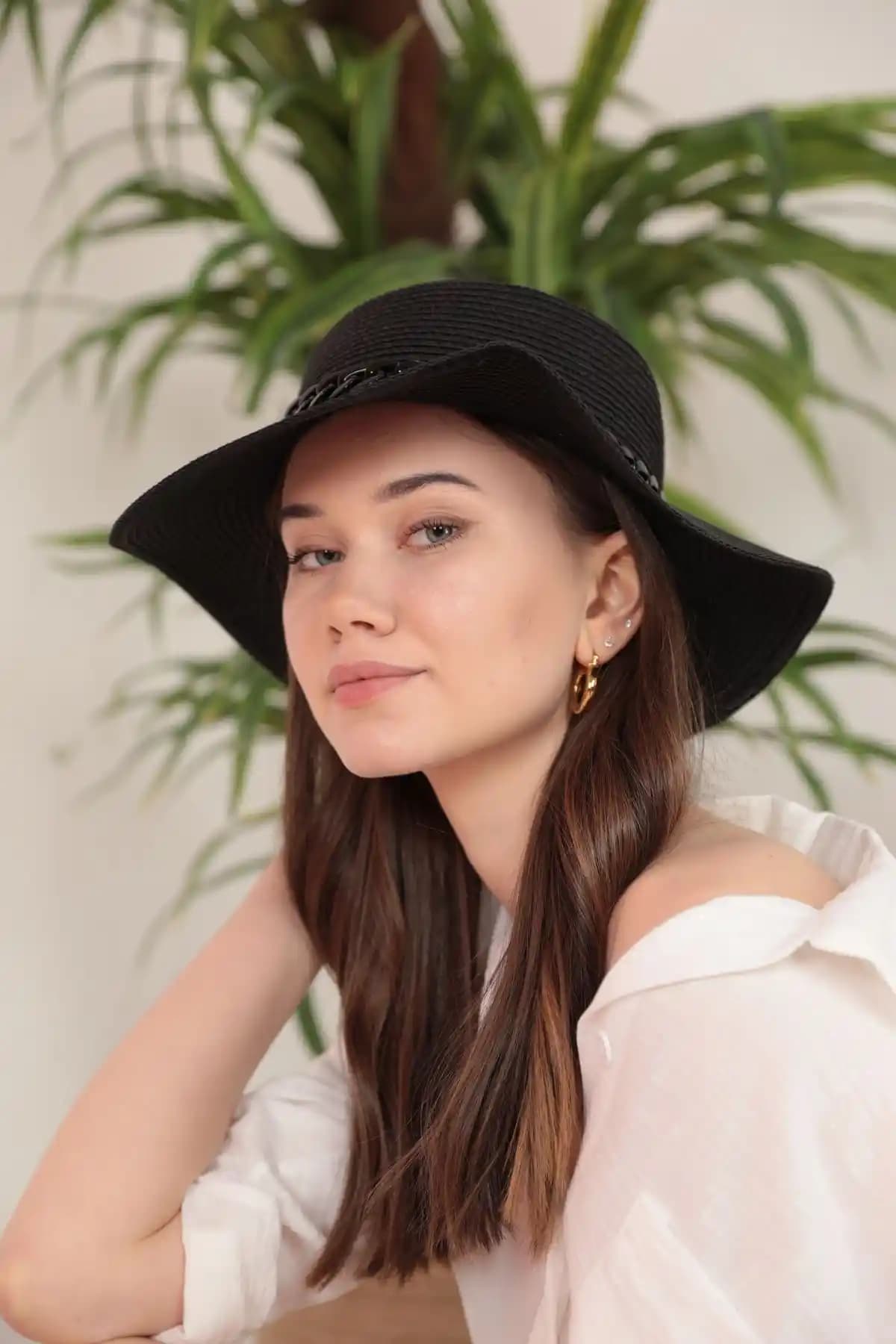 Zincirli Şapka Moda Trendleri ve Kombinasyon Önerileri 2023