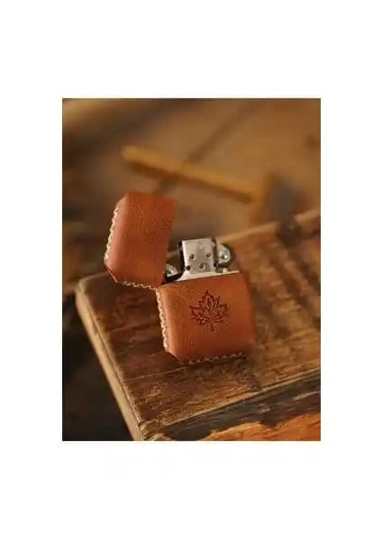 Atölye Çınar El Yapımı Hakiki Deri Zippo Çakmak Şıklık ve Dayanıklılığı Bir Arada Sunar