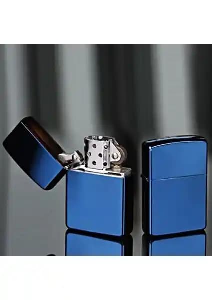 Çınar Çakmak Sapphire Blue Benzinli Çakmak: Estetik ve Dayanıklılığıyla Öne Çıkan Modern Tasarım