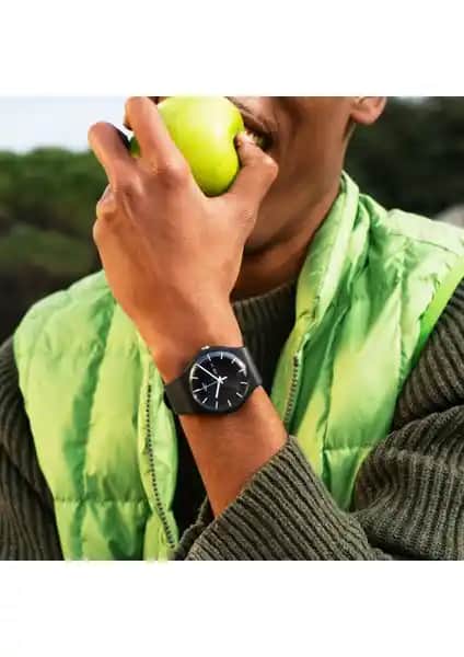 Swatch Suob720 Erkek Kol Saati: Şık ve Fonksiyonel Modern Tasarım