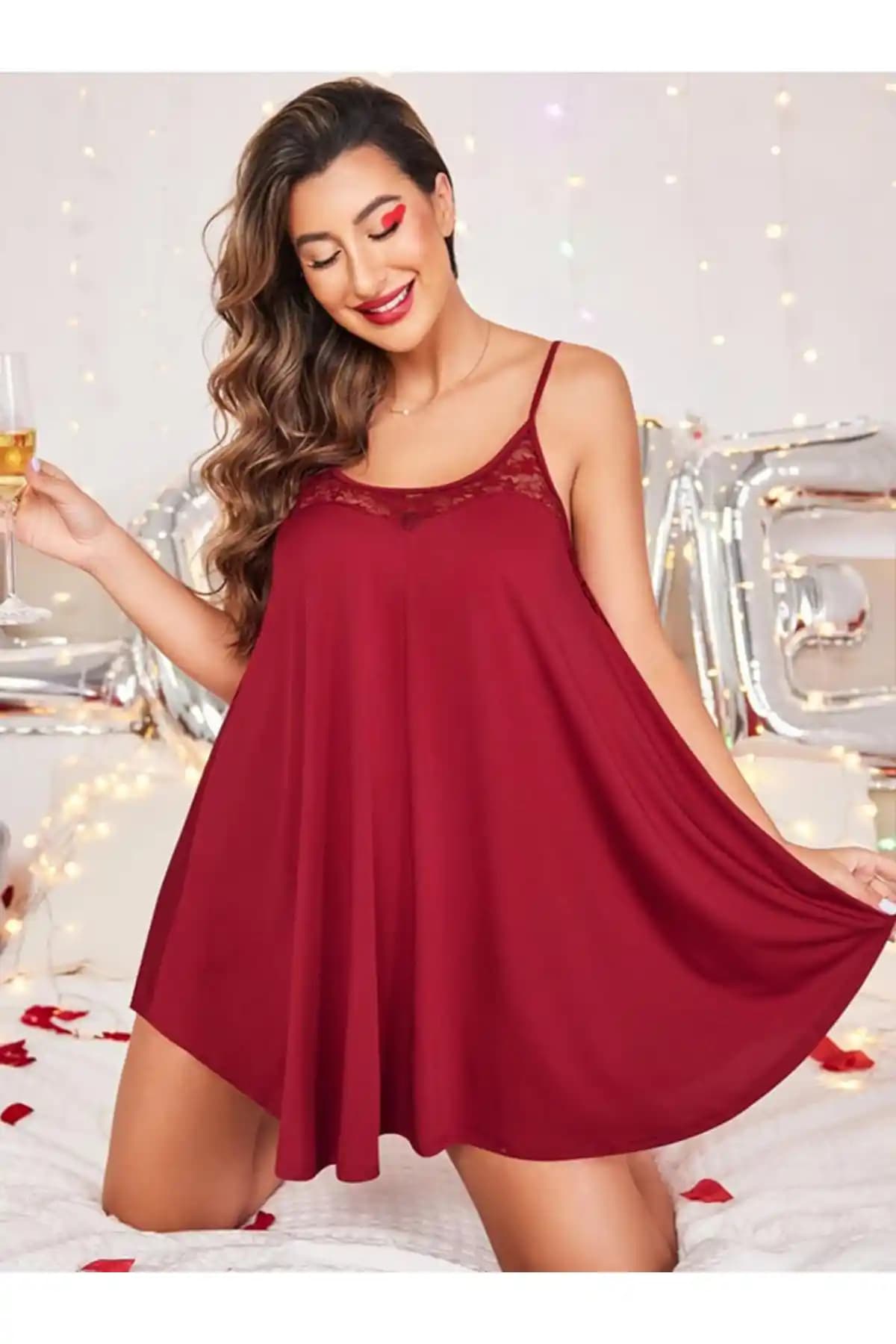 Aşar Moda Kadın Klasik Dantelli Kısa Gecelik - Şıklık ve Konforun Modern Buluşması