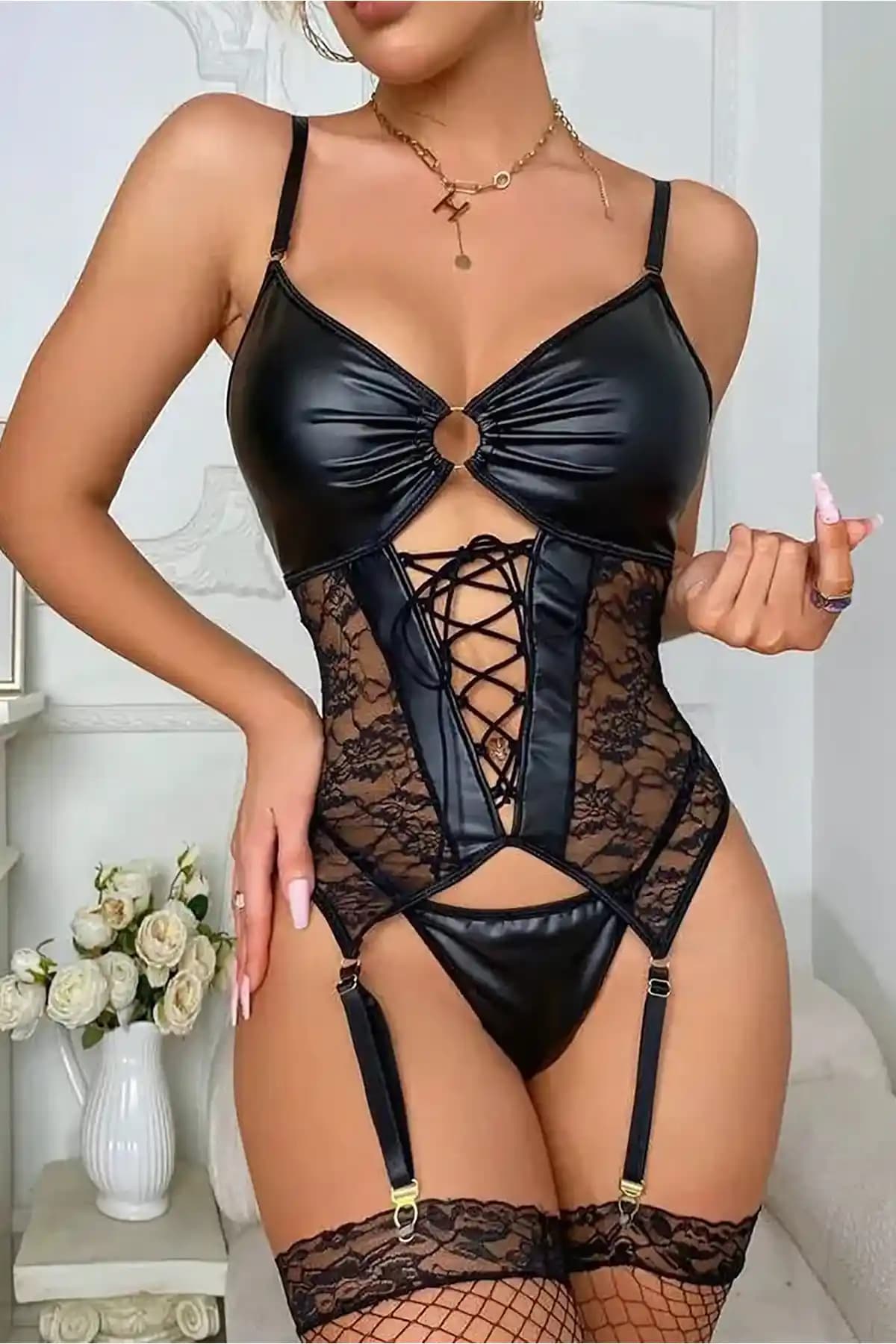 Best Dream Kadın Siyah Tül Detaylı Lame Deri Takım Gecelik Şıklık ve Konforu Bir Arada Sunar