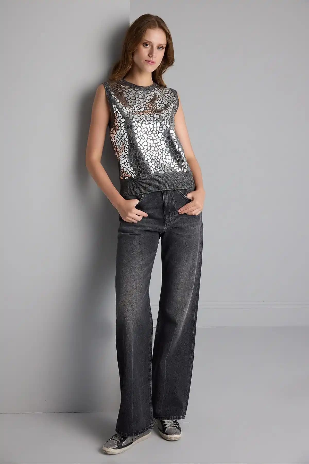 Join Us Ayna Baskılı Bisiklet Yaka Gri Triko Süveter: Günlük Şıklık ve Konforun Birleşimi