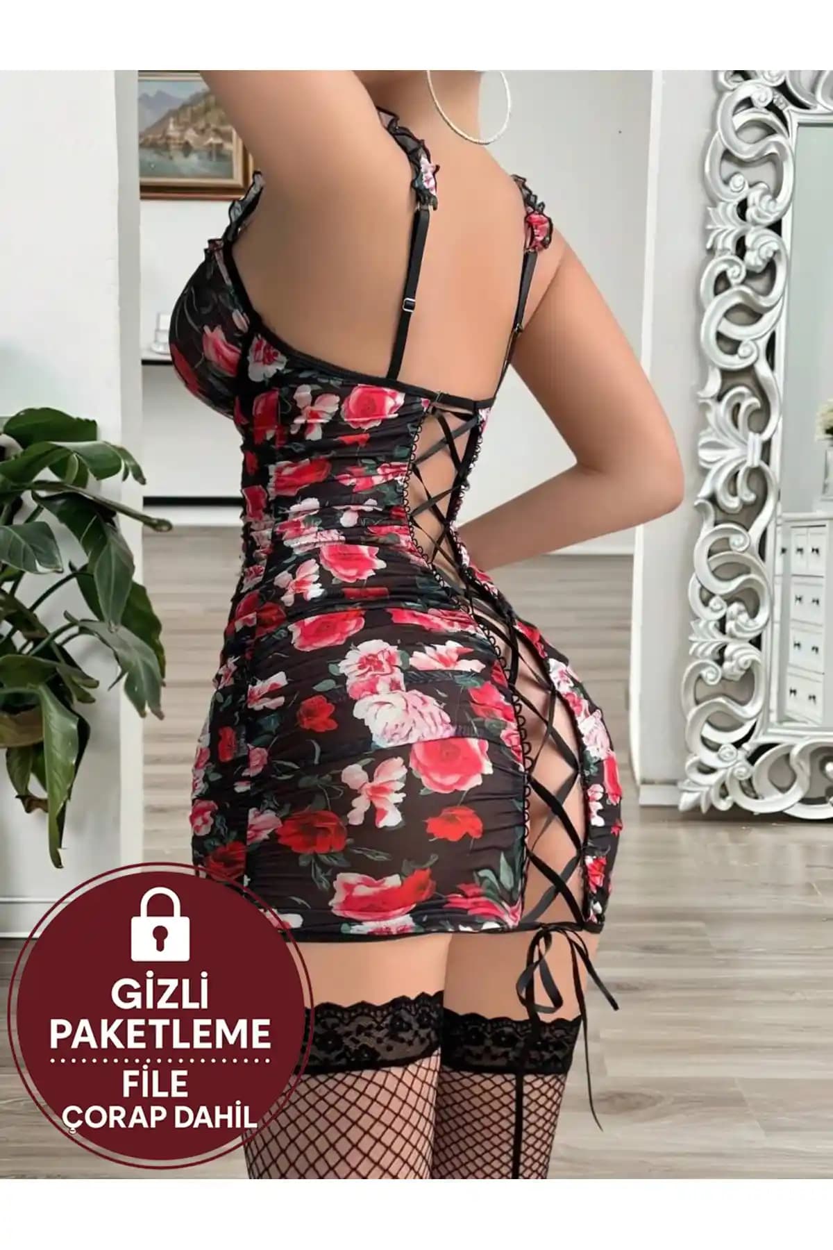 NEEWSTORE Vintage Gül Desenli Mini Gecelik Takımı Şıklık ve Konforu Bir Arada Sunar