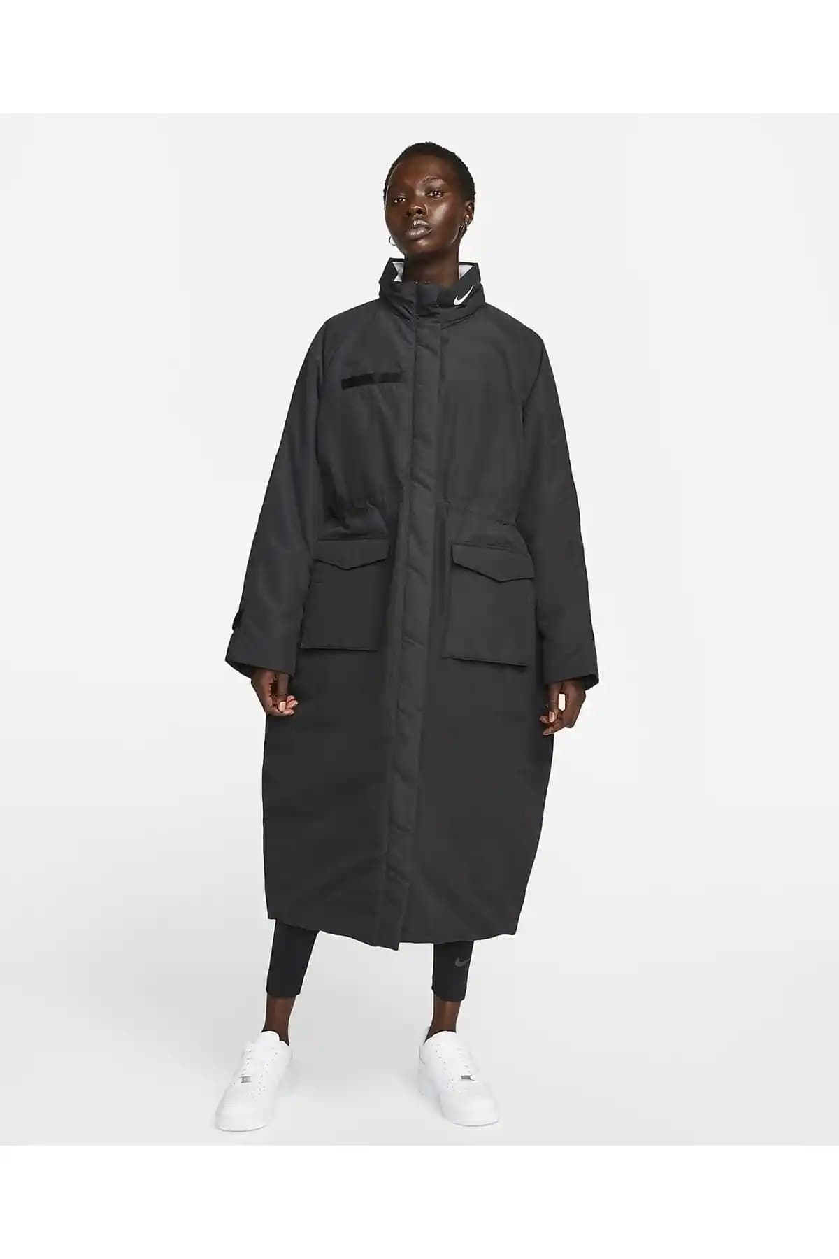 Nike Sportswear Therma-FIT Repel Kadın Parkası: Şıklık ve Fonksiyonellik Bir Arada