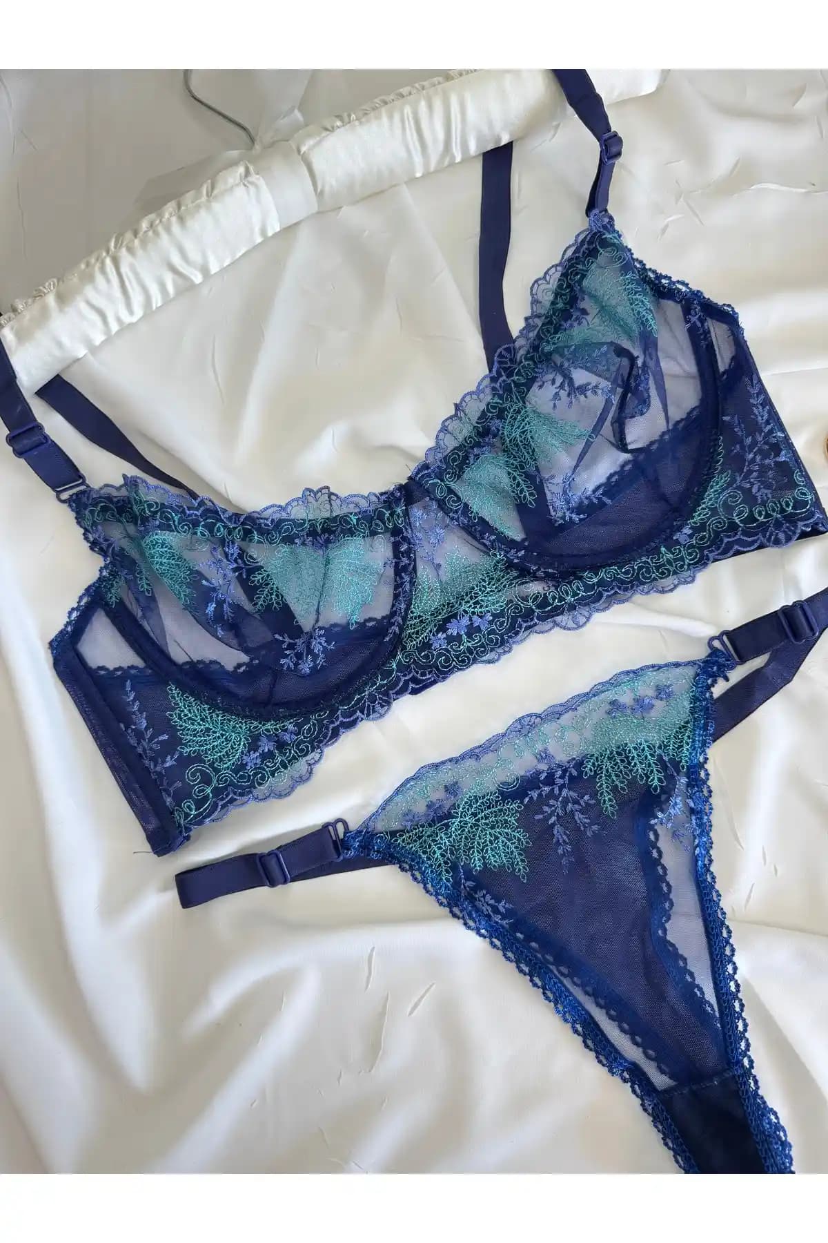 Rozenin Lingerie Büyük Beden Dantelli Transparan Sütyen Takımı Özellikleri ve Tasarımı