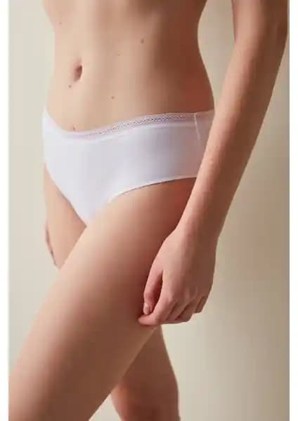 Penti Easy Pamuklu Trim Beyaz Hipster Külot: Konforlu ve Şık Kadın İç Giyim Ürünü