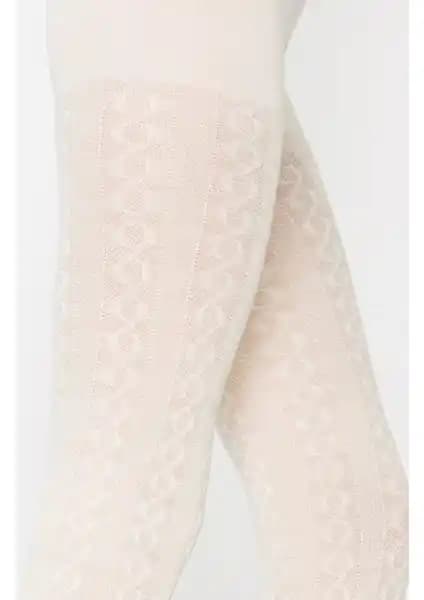 Penti Karina Triko Külotlu Çorap: Kış Aylarında Sıcaklık ve Şıklık Sağlayan Kadın Çorabı