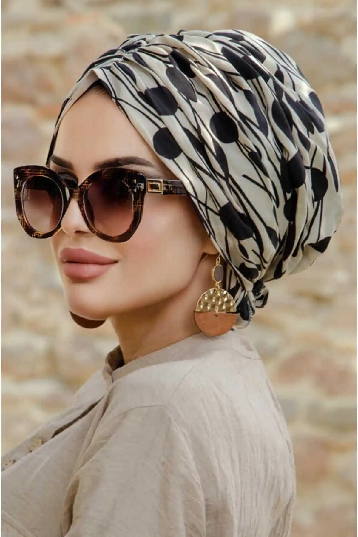 Aişe Tesettür Bone Karşılaştırması: Bej Desenli ve Taba Desenli Modellerin Özellikleri