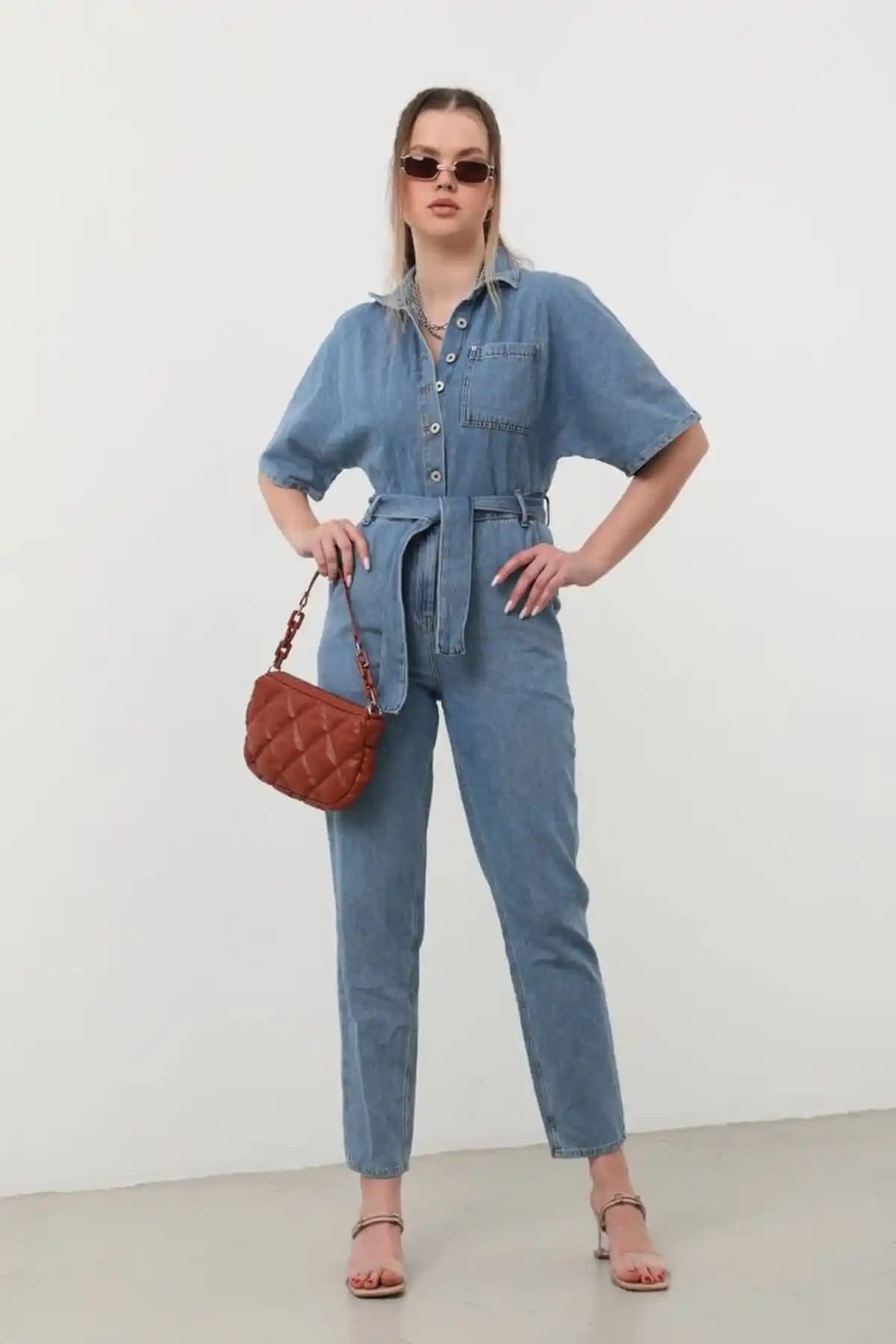 BANNY JEANS Kadın Yarasa Kol Jean Tulum Modern ve Rahat Tasarımıyla Öne Çıkar