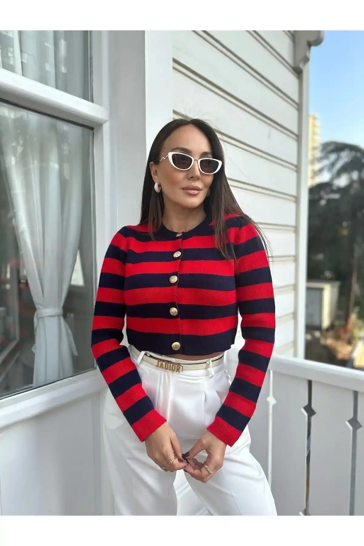 Bolesa Suadiye Kırmızı ve Yeşil Lacivert Şeritli Kısa Hırka Karşılaştırması