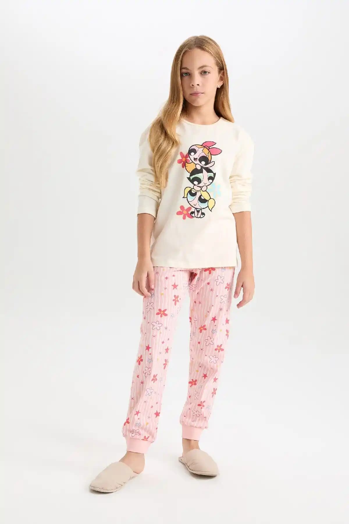 Defacto Kız Çocuk Pijama Takımı Powerpuff Girls Desenli Yüksek Kalite Konforlu
