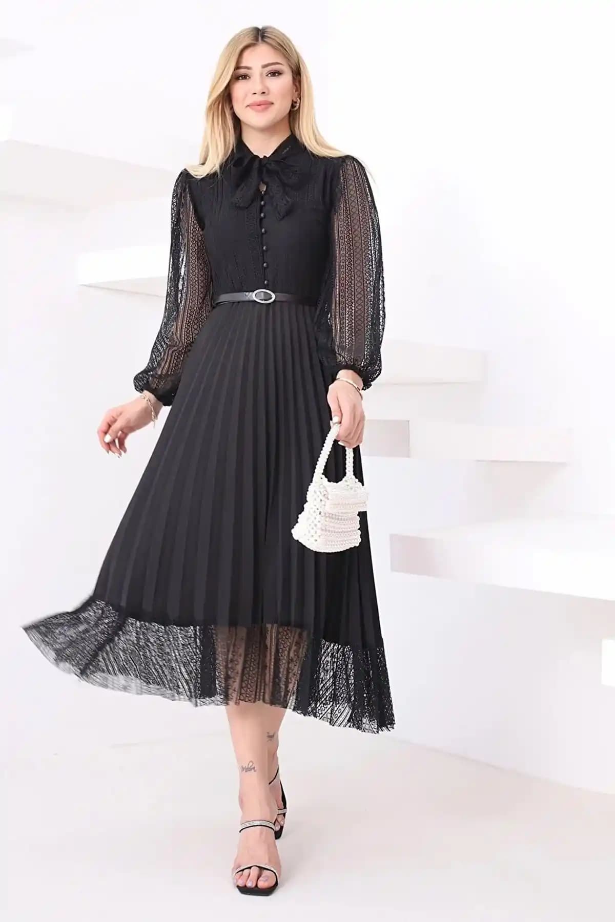 Elbise Delisi Siyah Abiye Elbise Boyundan Bağlamalı Dantel Detaylı ve Piliseli Tasarım