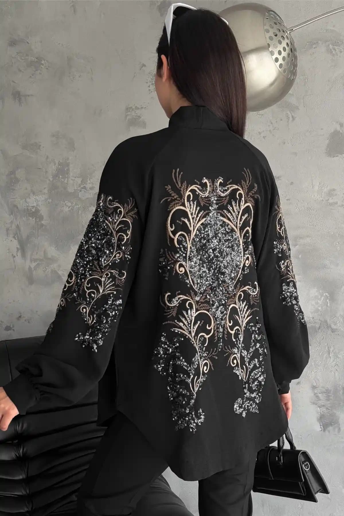 FEMELLE Siyah Nakış ve Payet İşlemeli Oversize Kadın Ceketleri