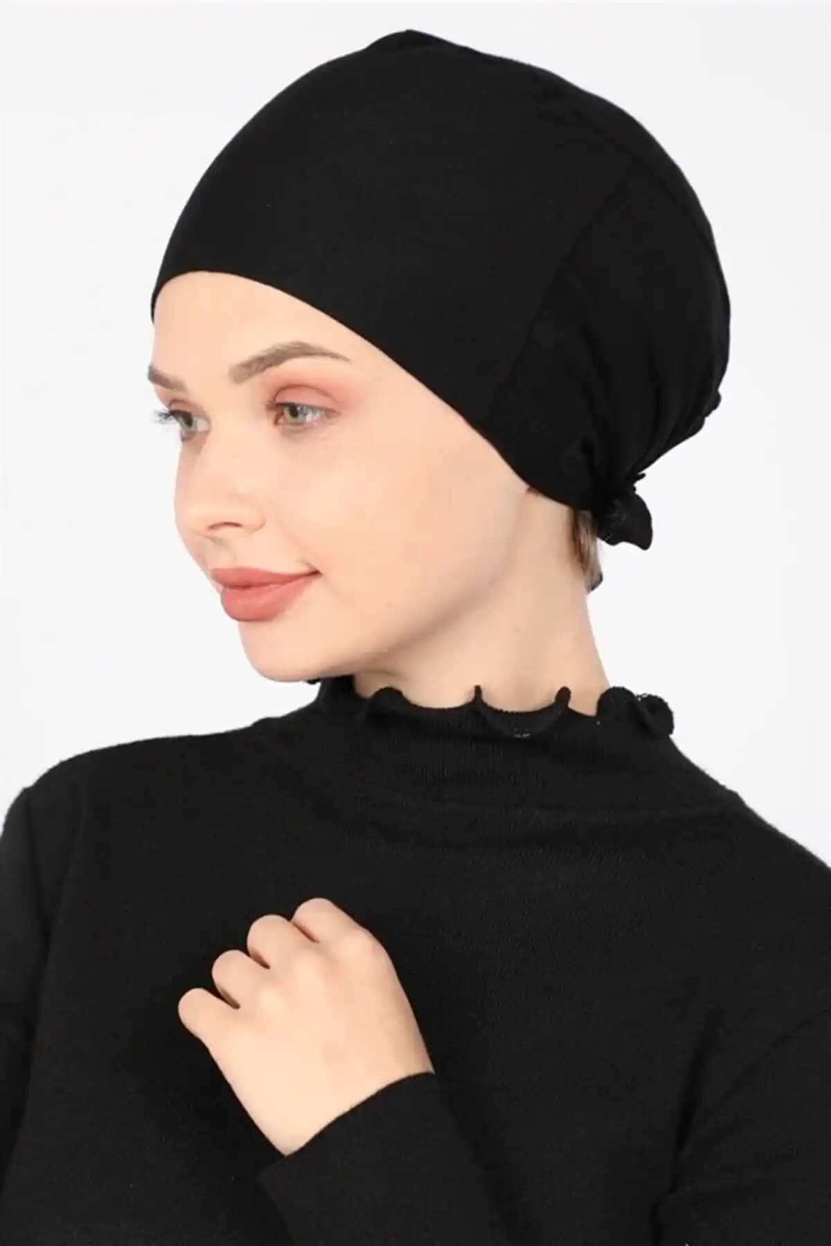 Genel Markalar Dikişsiz Penye Bone ve Fırfırlı Topuz Bone Karşılaştırması