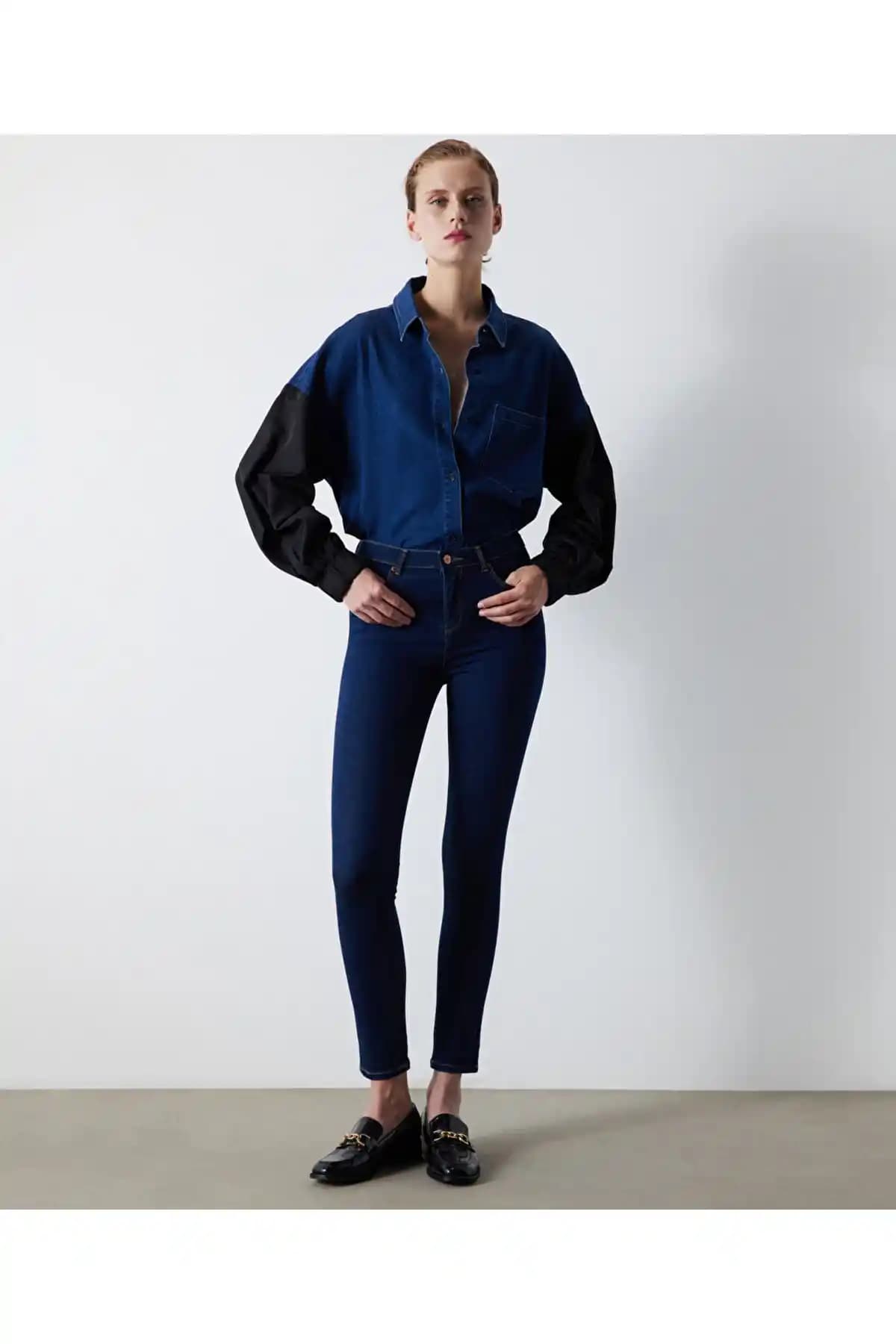 İpekyol Skinny Fit Jean Pantolon: Şıklık ve Konforu Bir Arada Sunan Modern Tasarım